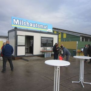 Eröffnung Milchautomat Grosszschocher