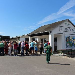 Eröffnung Milchautomat Kitzen
